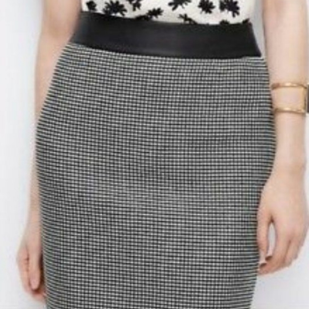 🔥Ann Taylor patterned leather trim pencil skirt 3